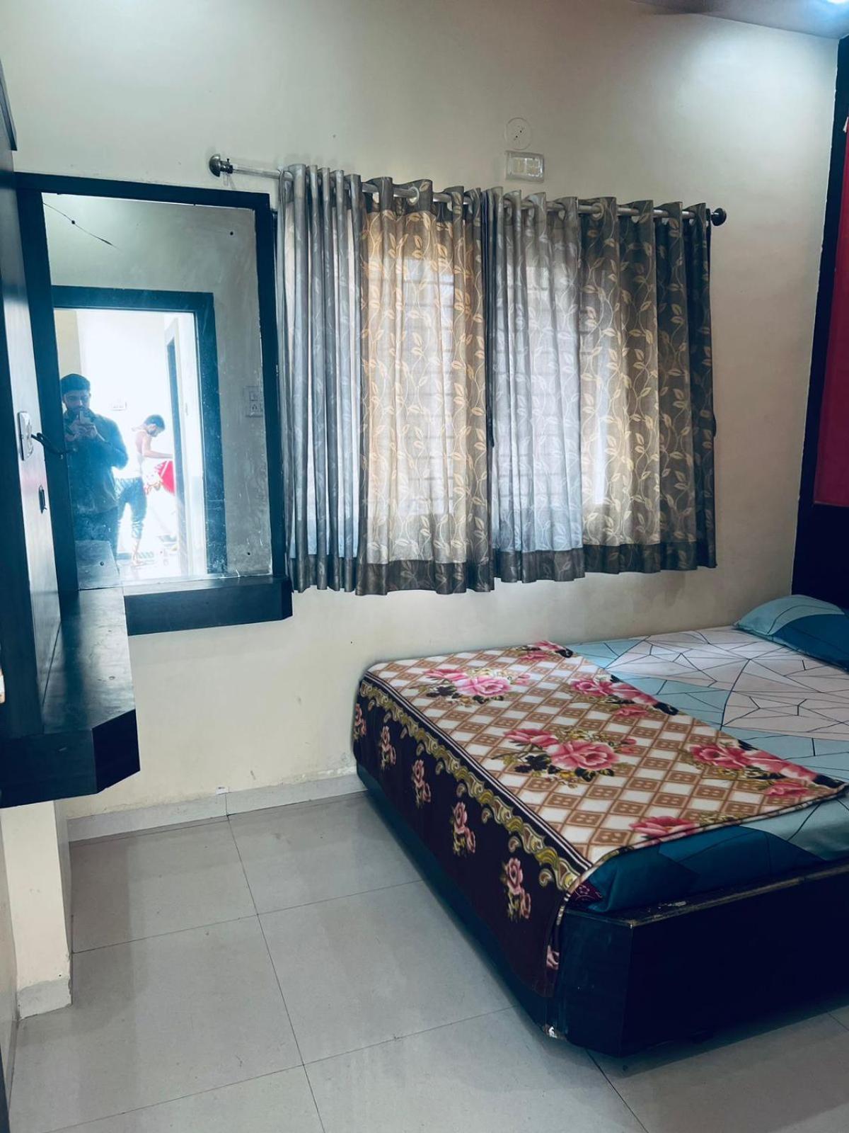 Hotel Sai Vasant Vihar Shirdi Exteriör bild